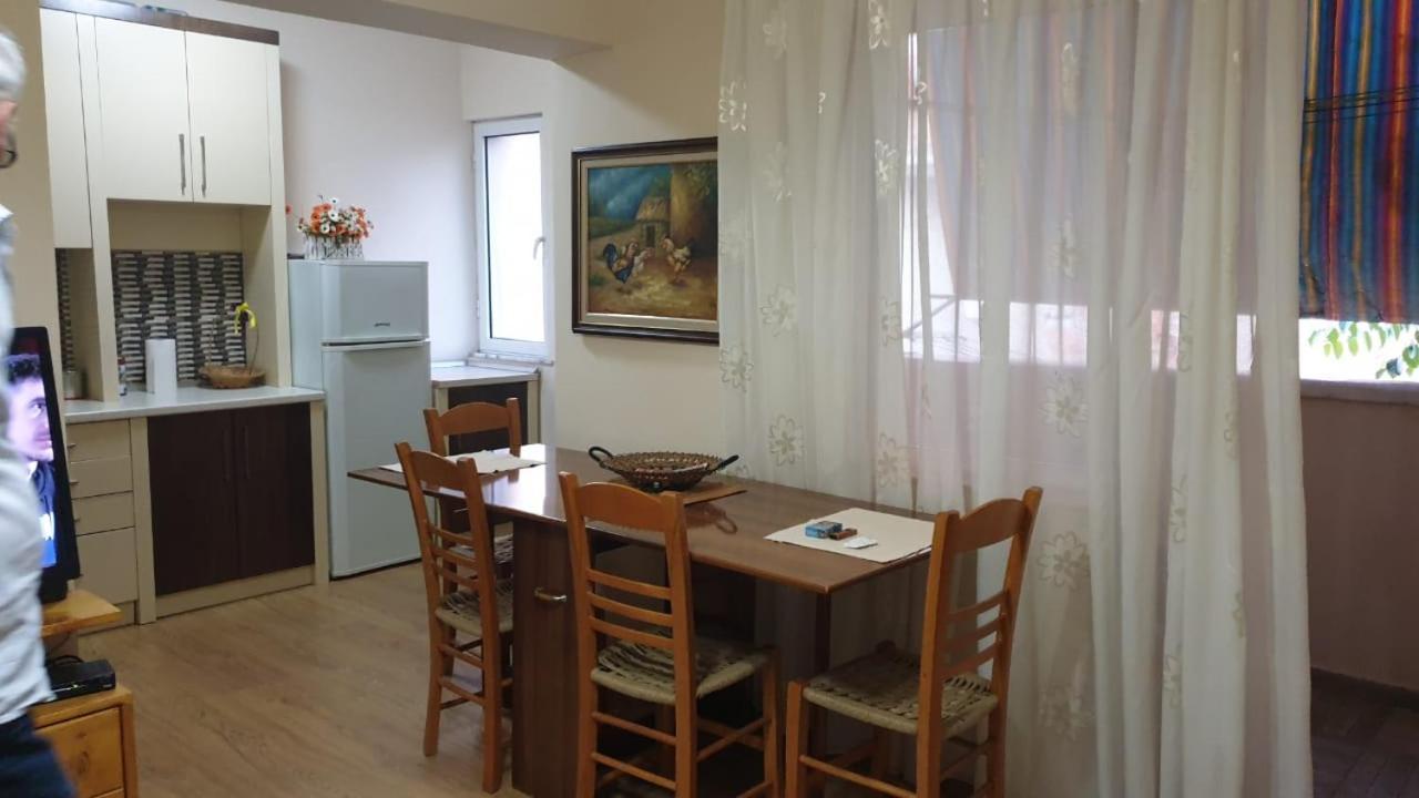 Valentina'S Apartment Тирана Екстер'єр фото